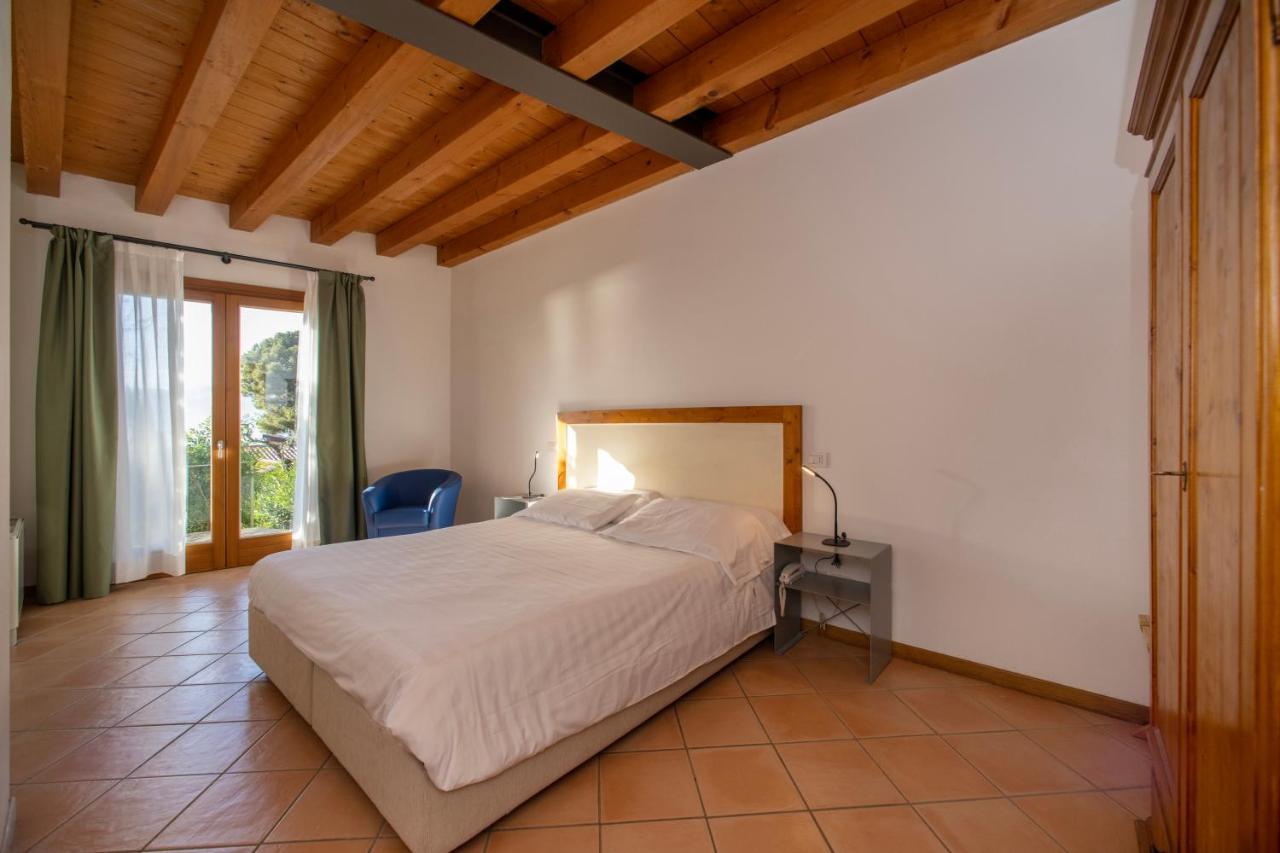 Residence Ca Del Lago Torri Del Benaco Buitenkant foto