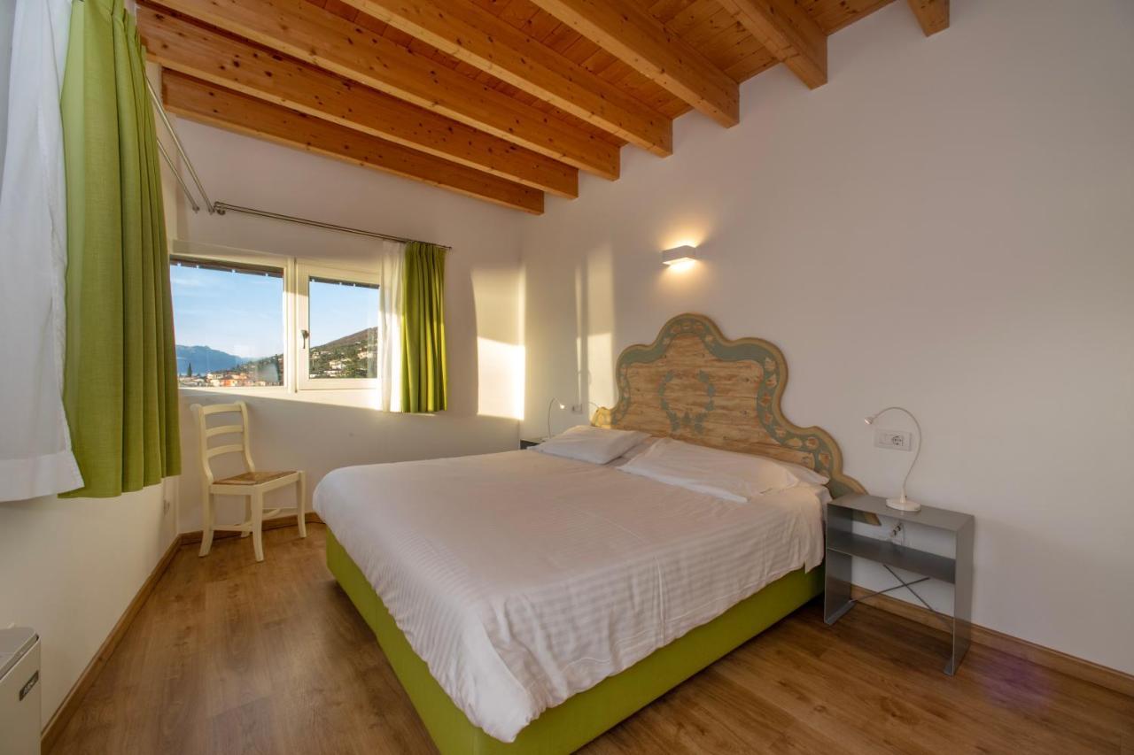 Residence Ca Del Lago Torri Del Benaco Buitenkant foto