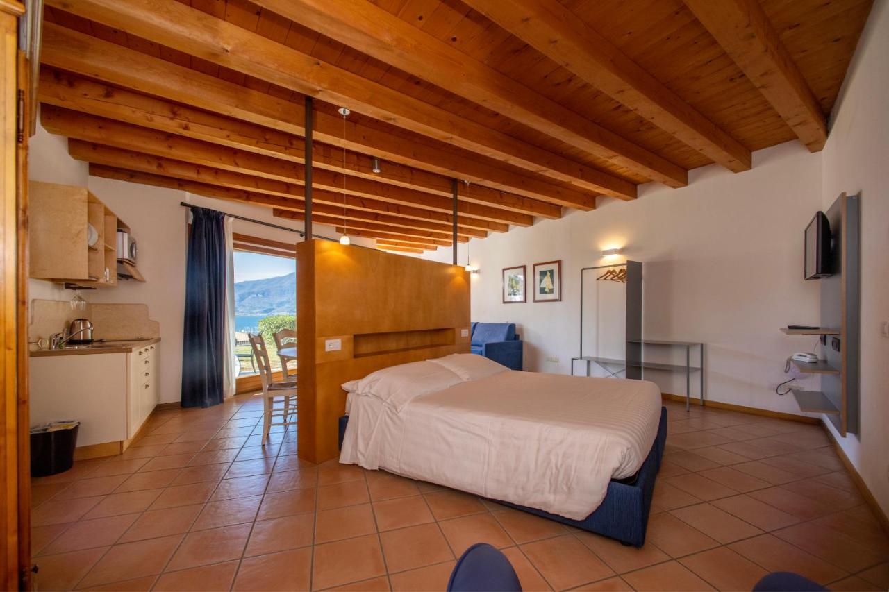 Residence Ca Del Lago Torri Del Benaco Buitenkant foto