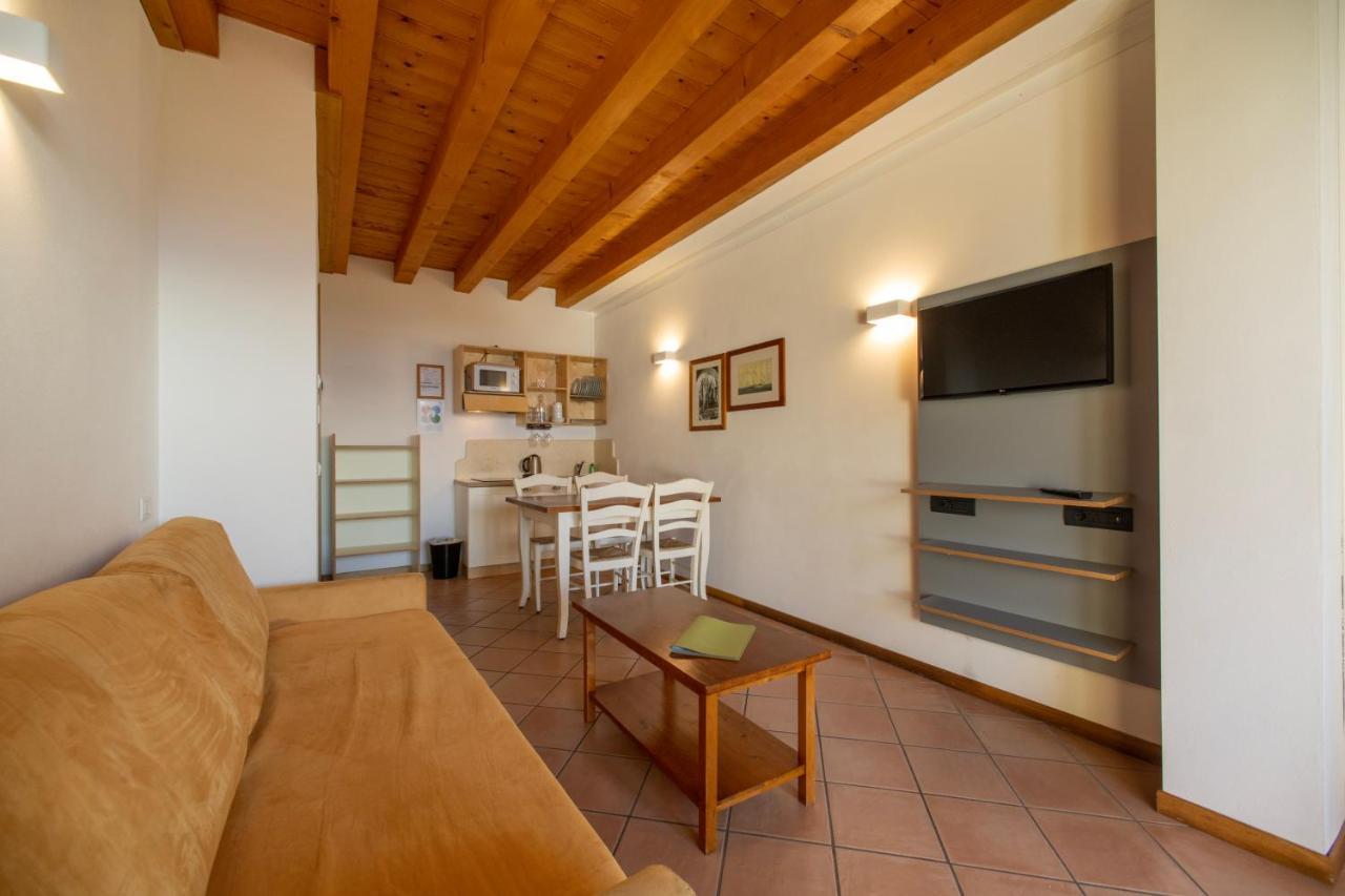 Residence Ca Del Lago Torri Del Benaco Buitenkant foto