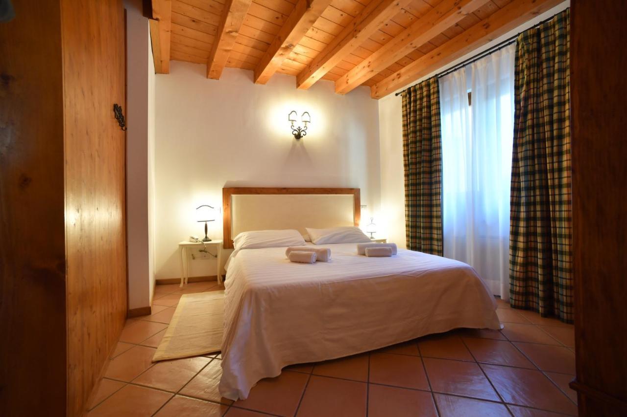 Residence Ca Del Lago Torri Del Benaco Buitenkant foto