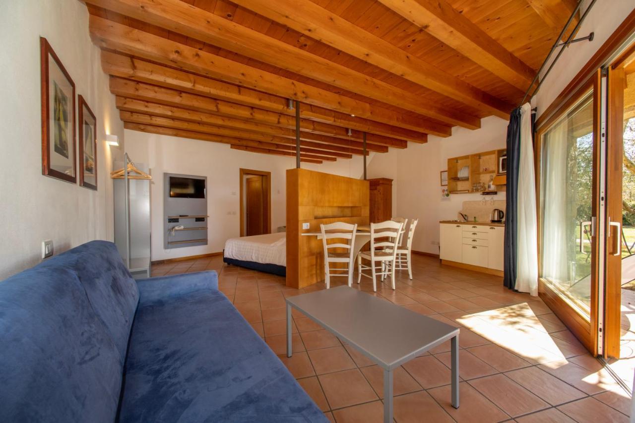 Residence Ca Del Lago Torri Del Benaco Buitenkant foto