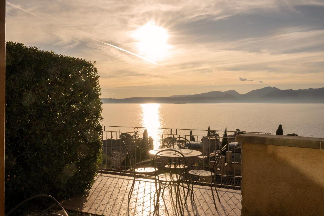 Residence Ca Del Lago Torri Del Benaco Buitenkant foto