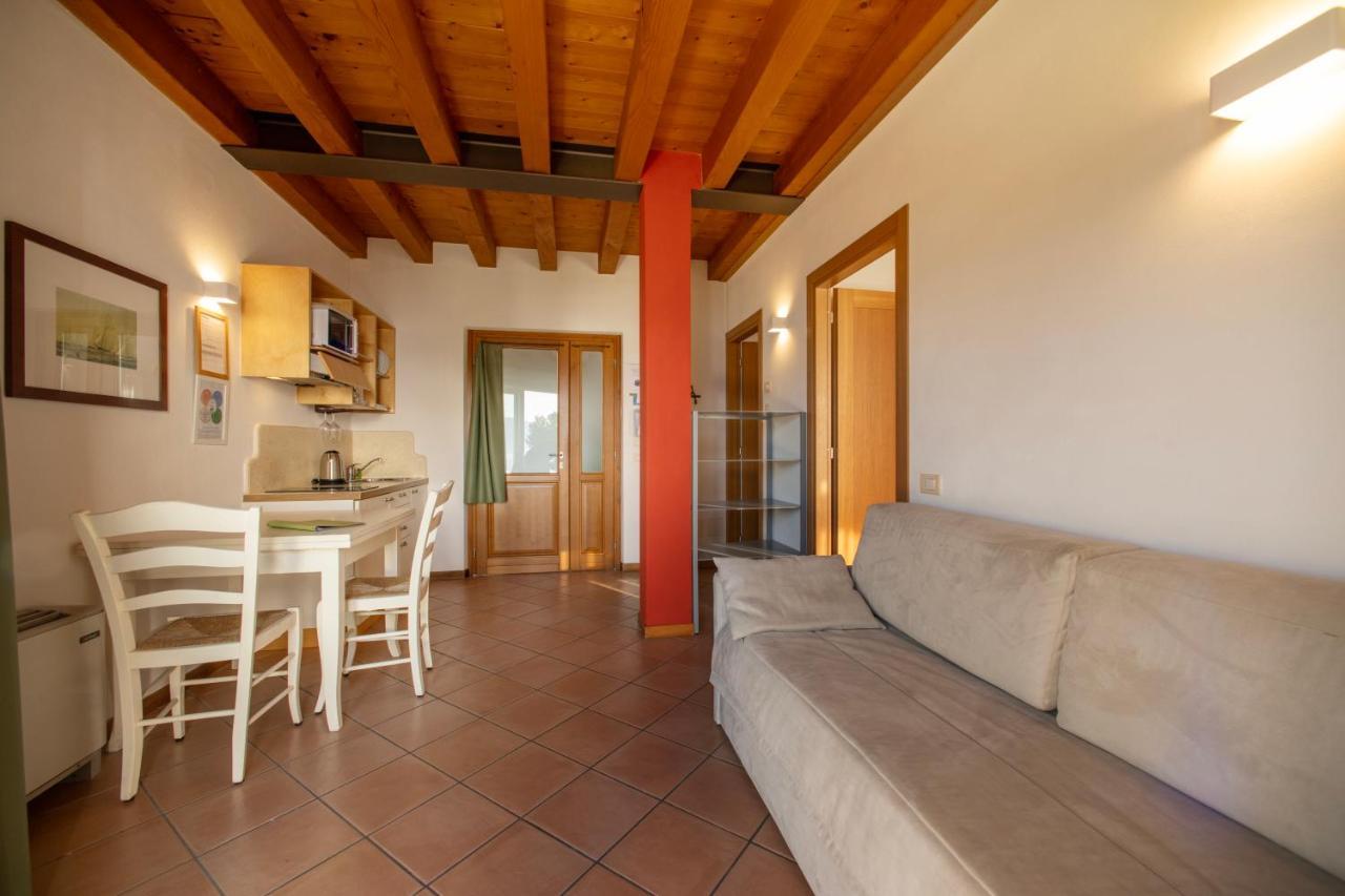 Residence Ca Del Lago Torri Del Benaco Buitenkant foto
