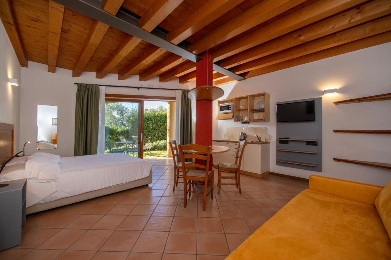 Residence Ca Del Lago Torri Del Benaco Buitenkant foto