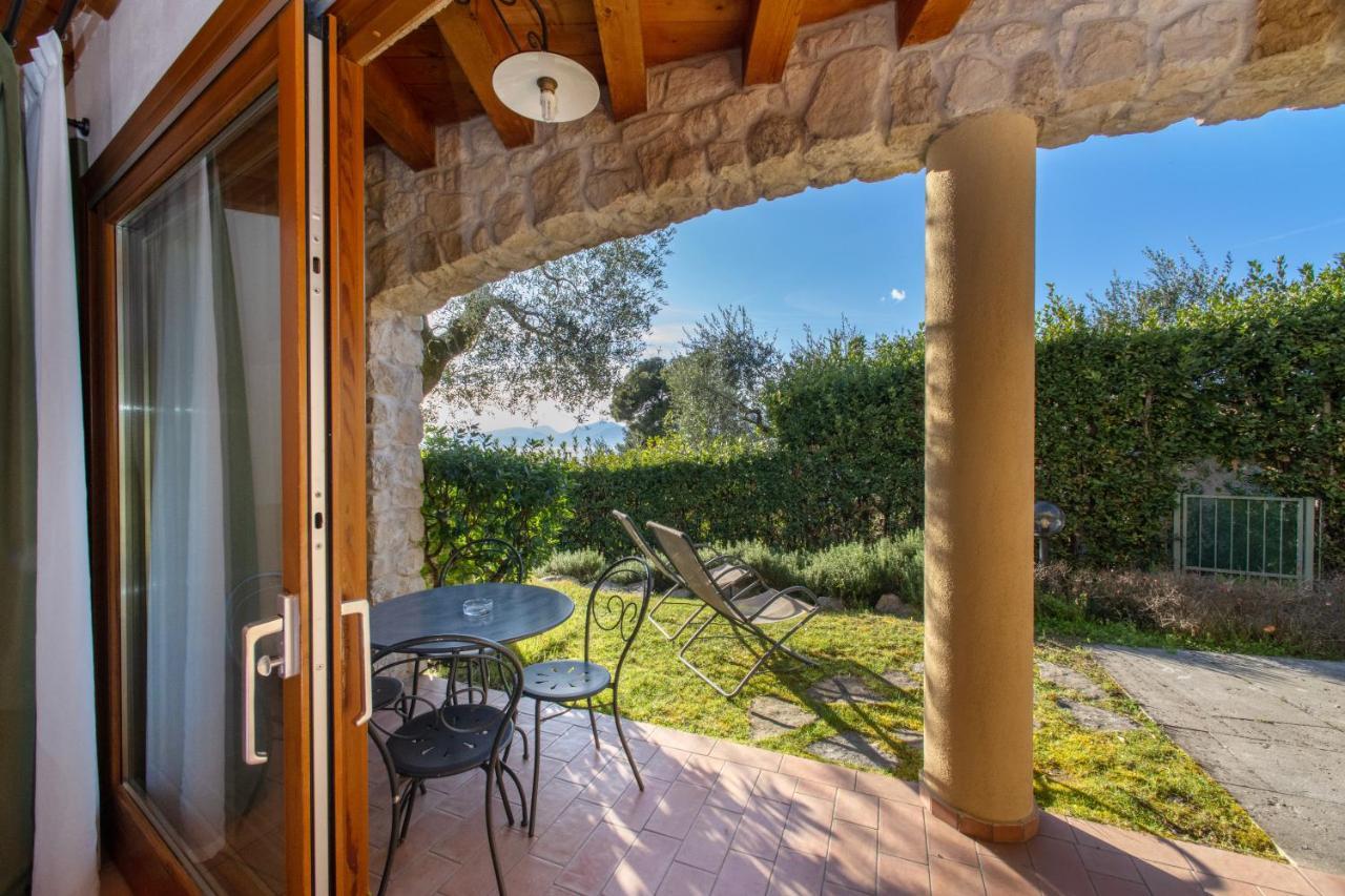 Residence Ca Del Lago Torri Del Benaco Buitenkant foto